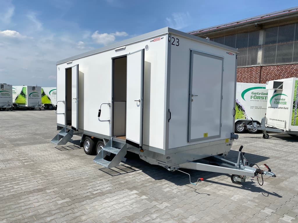 Mittlerer Toilettenwagen